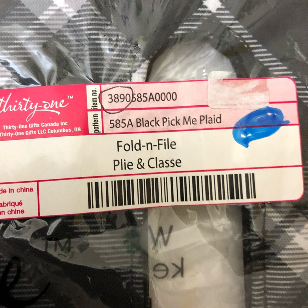 Thirty One Fold n File 585A Black Pick Me PlaidNIB - Picture 2 of 3